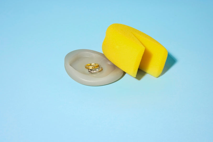 sponge that cleans wine glasses